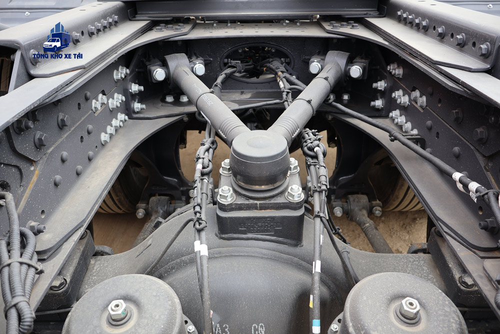 XE ĐẦU KÉO CHENGLONG H7 PRO 450HP [CẦU LÁP]